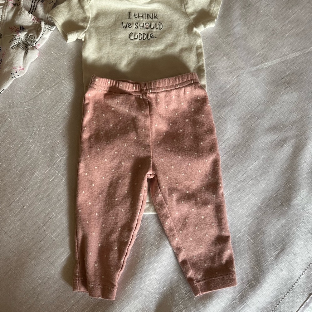 💕🥰💕 BUNDLE CARTERS CAT & JACK & CARHARTT BABY GIRL SETS 6 MONTH - Picture 2 of 8